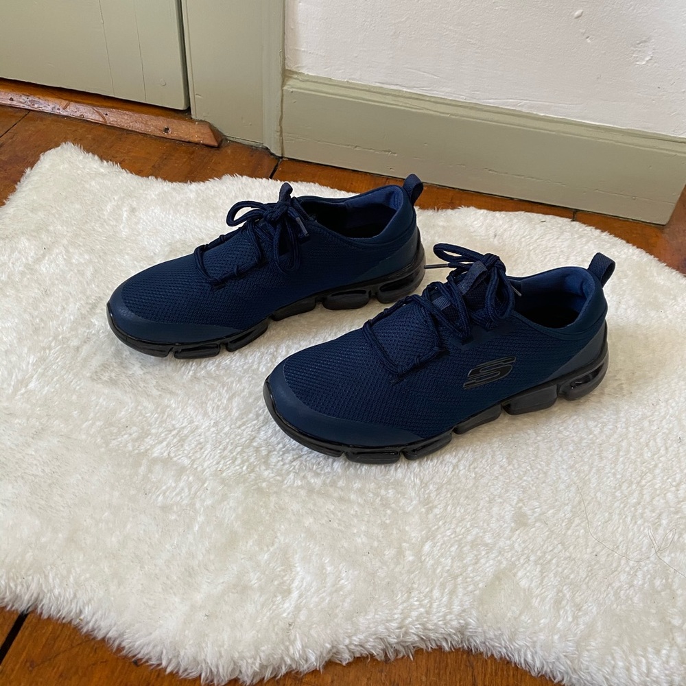 Men’s Skechers sneakers